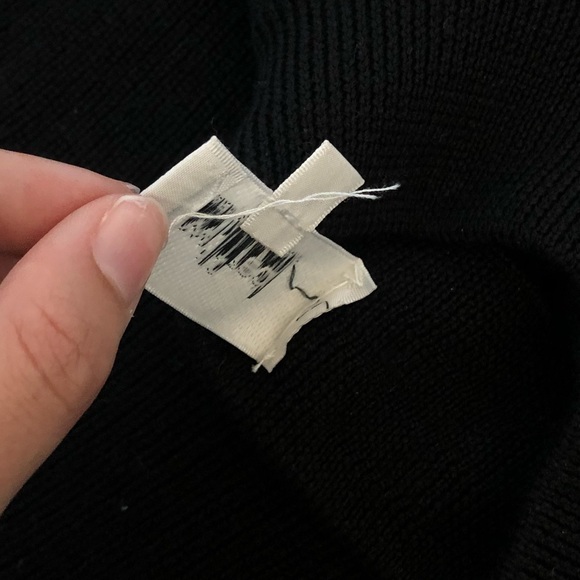 Aritzia / Wilfred black sweater with open back - Picture 7 of 7